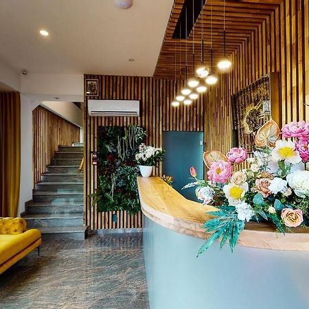 Hotel Angel Sofia Фэлтичени Экстерьер фото