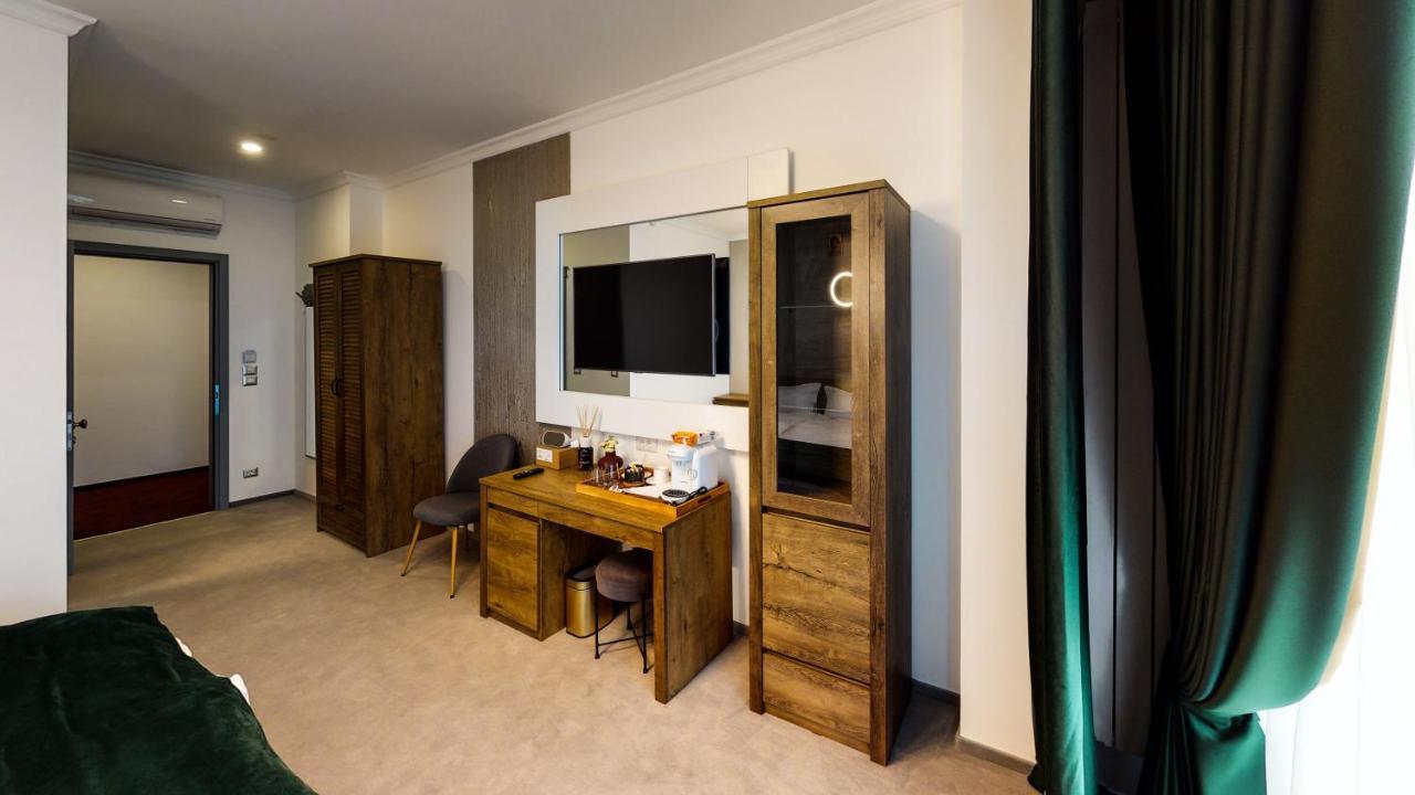 Hotel Angel Sofia Фэлтичени Экстерьер фото