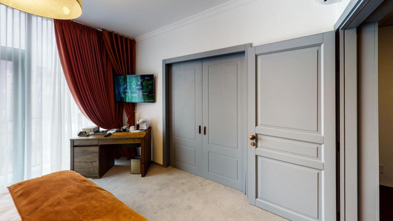 Hotel Angel Sofia Фэлтичени Экстерьер фото