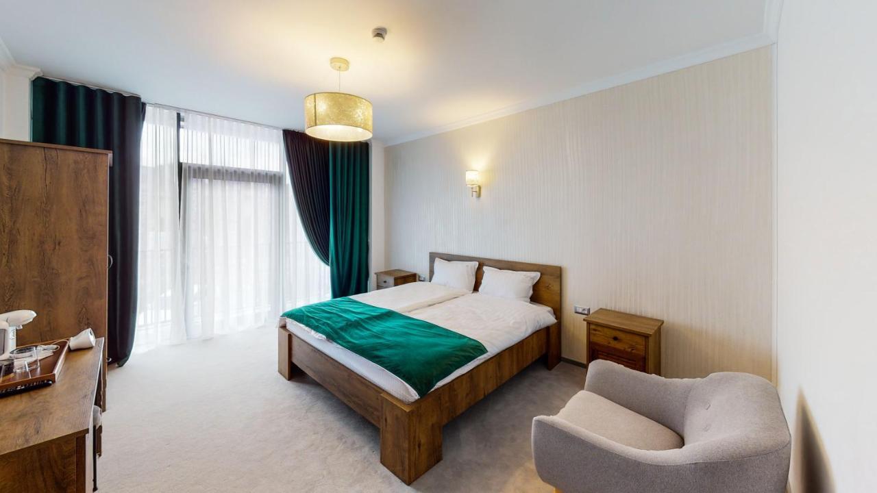 Hotel Angel Sofia Фэлтичени Экстерьер фото