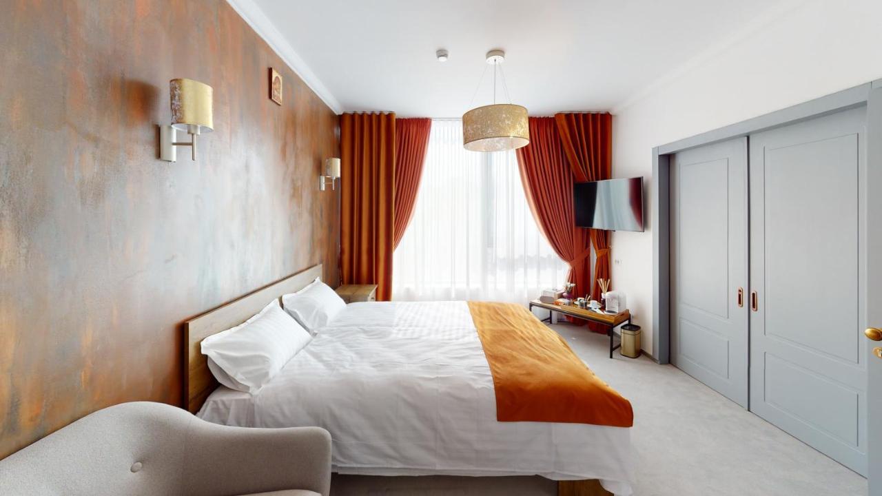 Hotel Angel Sofia Фэлтичени Экстерьер фото