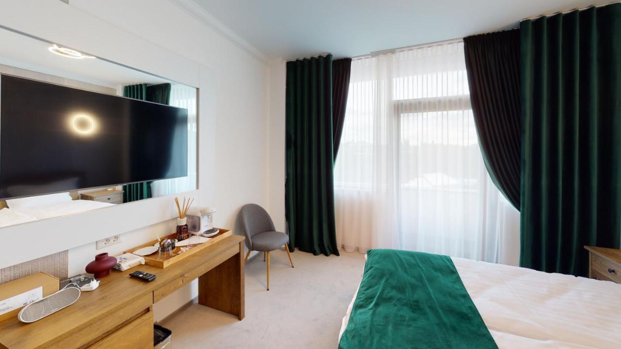 Hotel Angel Sofia Фэлтичени Экстерьер фото