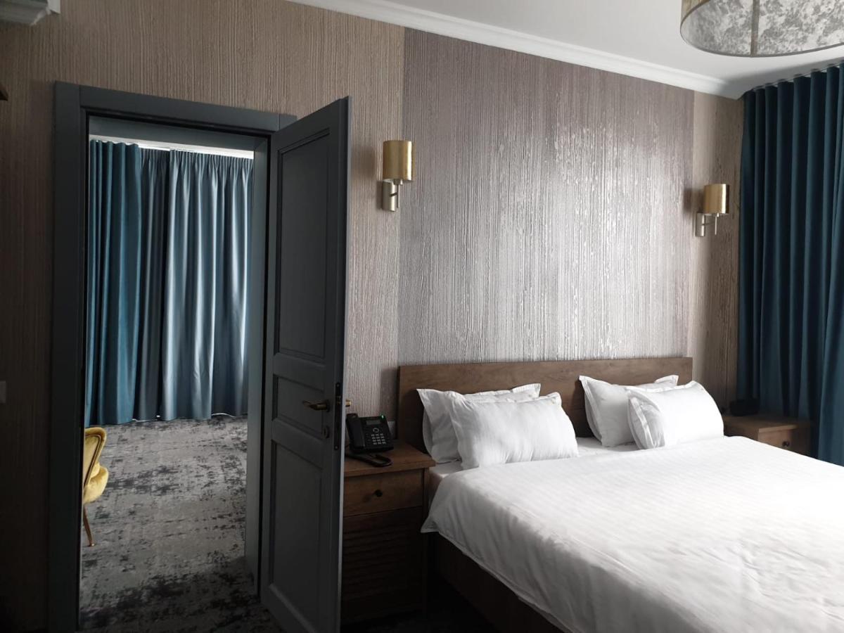 Hotel Angel Sofia Фэлтичени Экстерьер фото