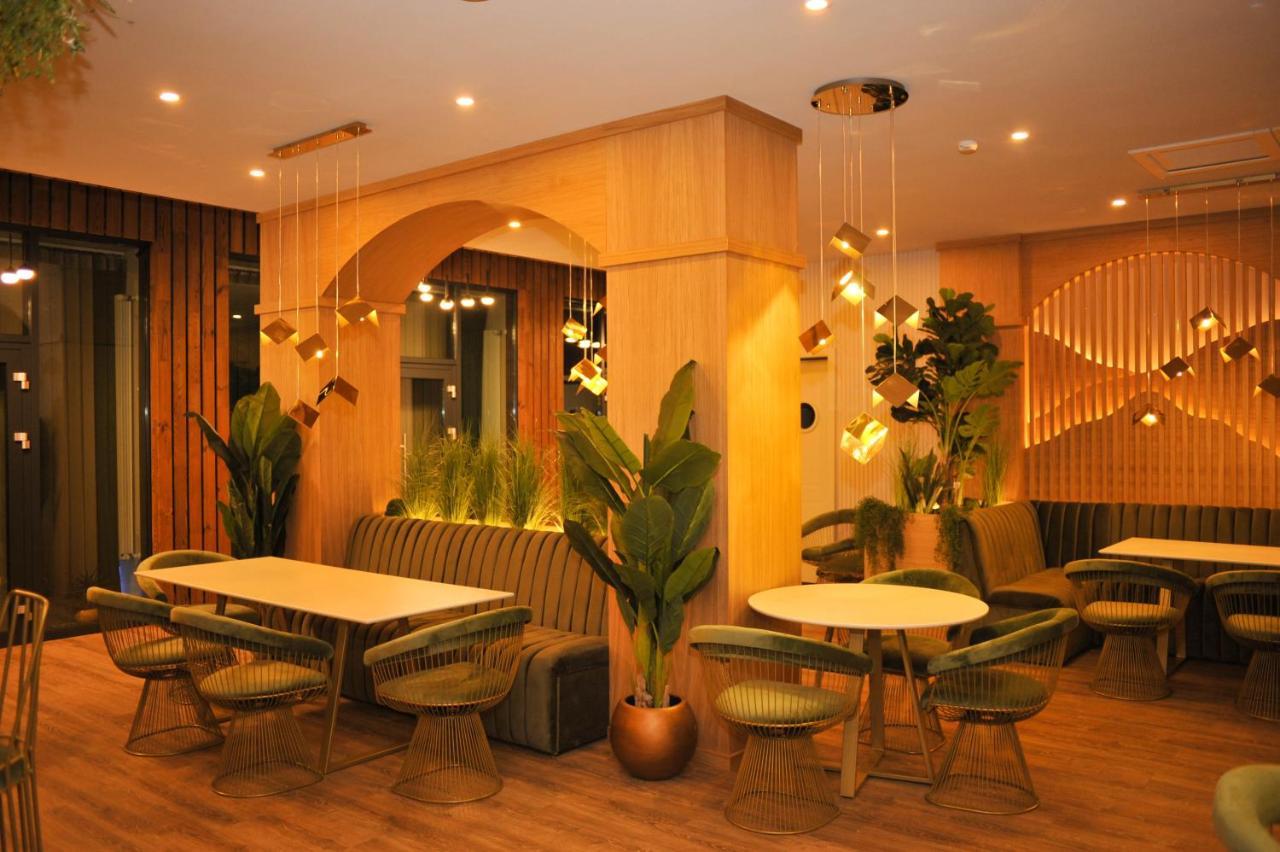 Hotel Angel Sofia Фэлтичени Экстерьер фото