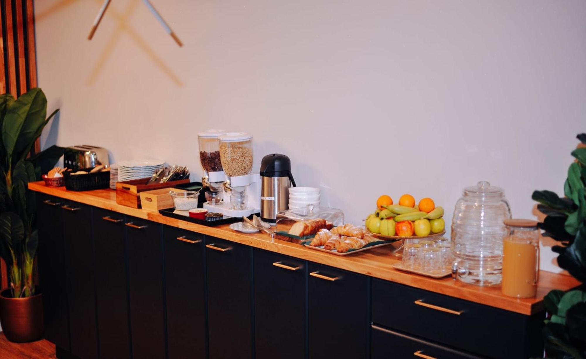 Hotel Angel Sofia Фэлтичени Экстерьер фото