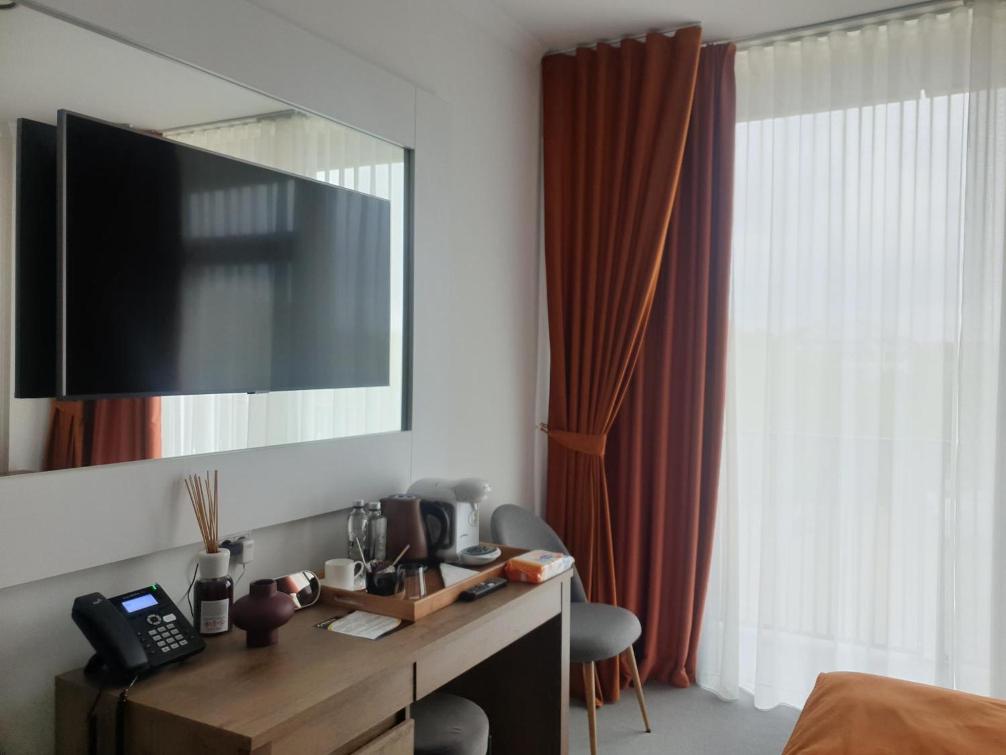 Hotel Angel Sofia Фэлтичени Экстерьер фото